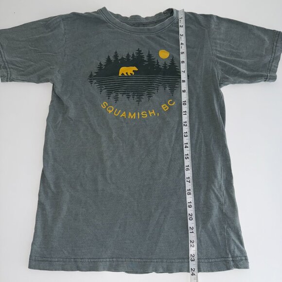 Canada Squamish British Columbia Bear Green Shirt Size Small - Picture 5 of 7